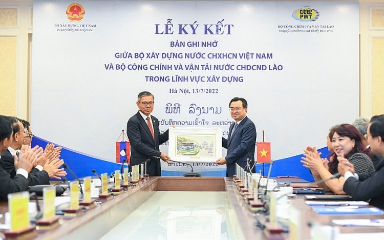 Vietnam, Laos Mark 45 Years of Bilateral Treaty of Amity and Cooperation Vietnam, Laos Mark 45 Years of Bilateral Treaty of Amity and Cooperation