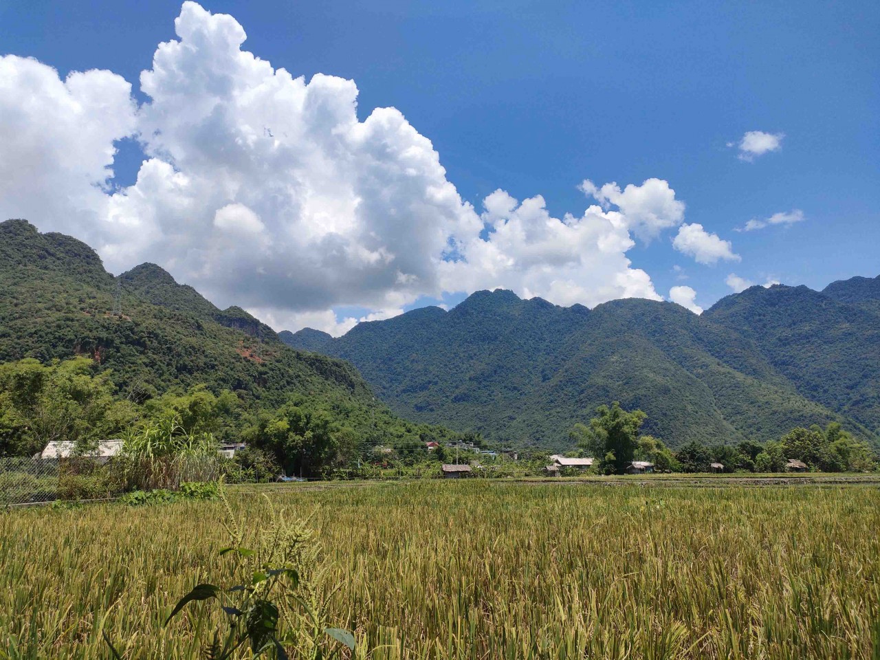 Mai Chau - The Ideal Weekend Retreat from the City Du Lich Around: Mai Chau - The Ideal Weekend Retreat from the City
