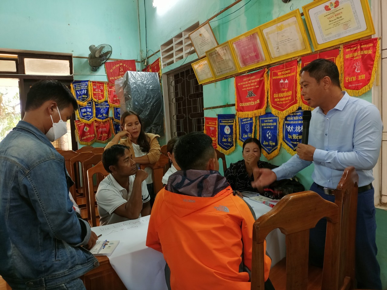 Tập huấn marketing du lịch sinh thái cho các cộng đồng dân tộc thiểu số Tập huấn marketing du lịch sinh thái cho các cộng đồng dân tộc thiểu số