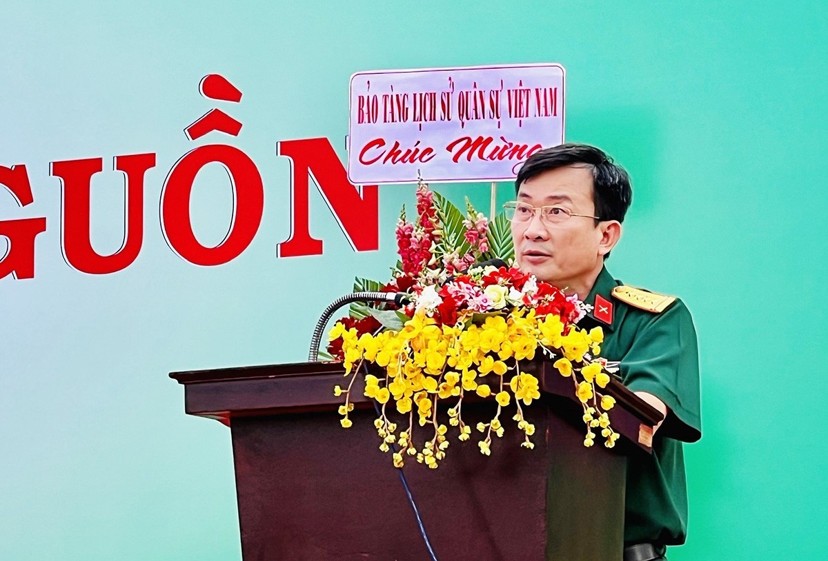 Đại tá Lê Minh Quang, Phó chủ nhiệm Chính trị Quân khu 9 phát biểu khai mạc. Đại tá Lê Minh Quang, Phó chủ nhiệm Chính trị Quân khu 9 phát biểu khai mạc.