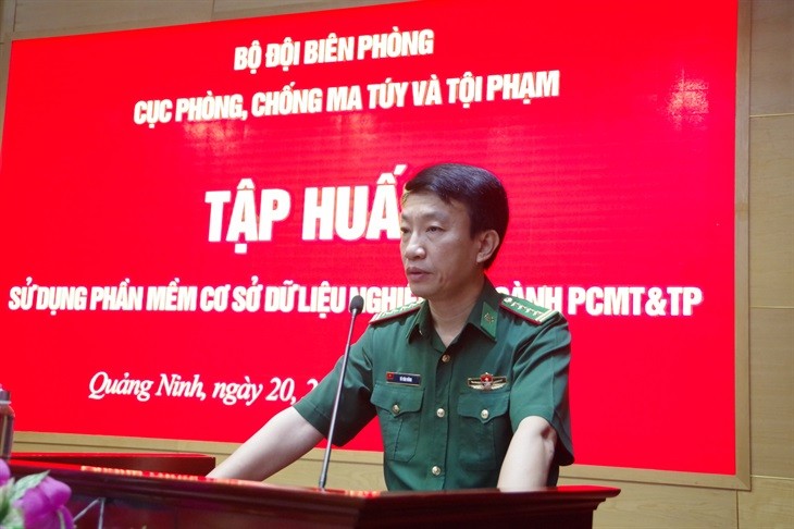 Đại tá Tô Văn Đồng, Phó Chỉ huy trưởng nghiệp vụ BĐBP tỉnh Quảng Ninh phát biểu tại buổi khai mạc tập huấn. Ảnh: Quang Anh Đại tá Tô Văn Đồng, Phó Chỉ huy trưởng nghiệp vụ BĐBP tỉnh Quảng Ninh phát biểu tại buổi khai mạc tập huấn. Ảnh: Quang Anh