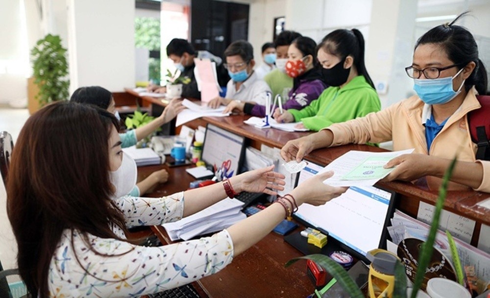 Nhanh chóng giải quyết chế độ bảo hiểm xã hội cho người lao động mắc COVID-19 Nhanh chóng giải quyết chế độ bảo hiểm xã hội cho người lao động mắc COVID-19