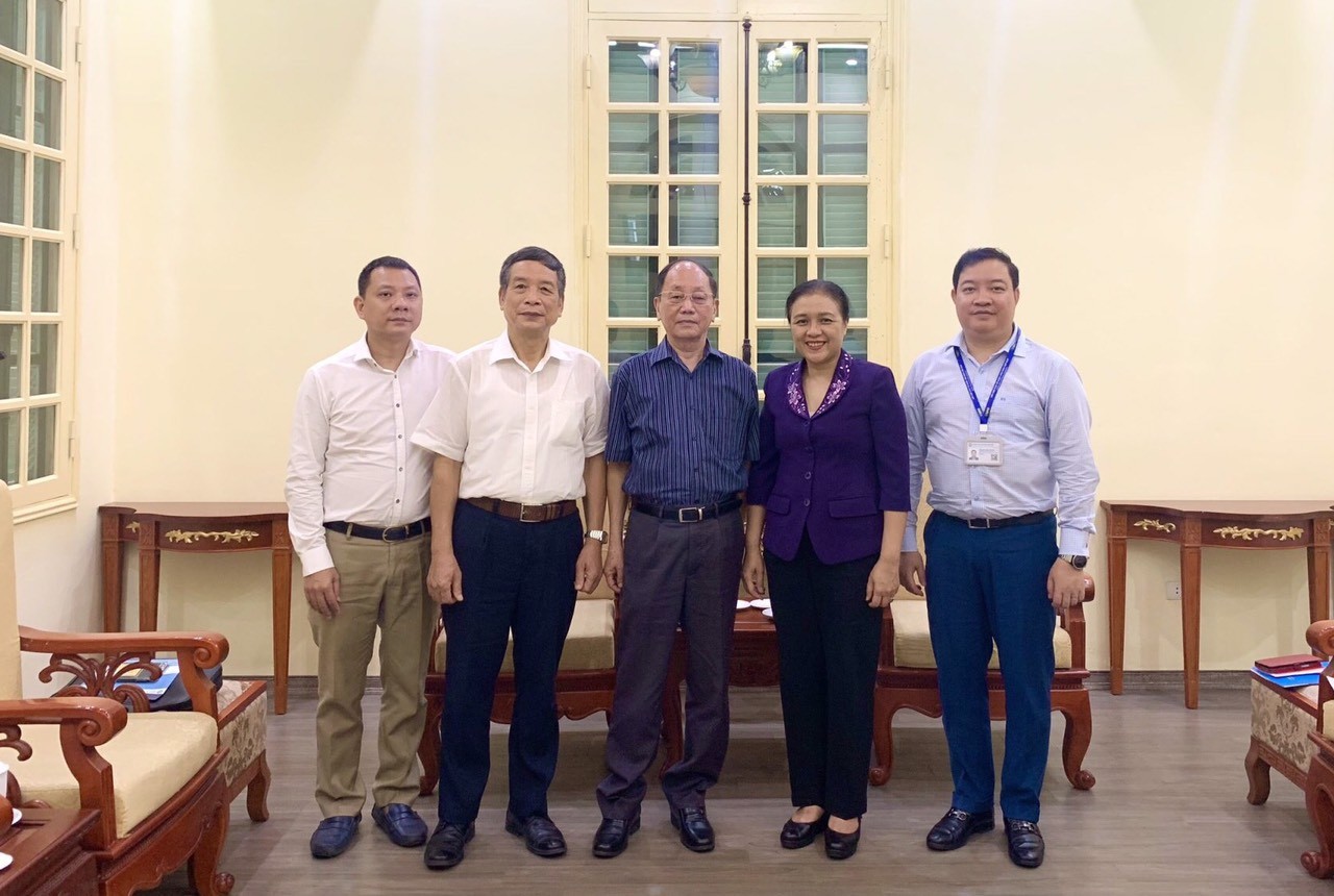 Đại sứ Nguyễn Phương Nga tiếp Chủ tịch Hội đồng quản lý Quỹ Cộng đồng phòng tránh thiên tai Đại sứ Nguyễn Phương Nga tiếp Chủ tịch Hội đồng quản lý Quỹ Cộng đồng phòng tránh thiên tai