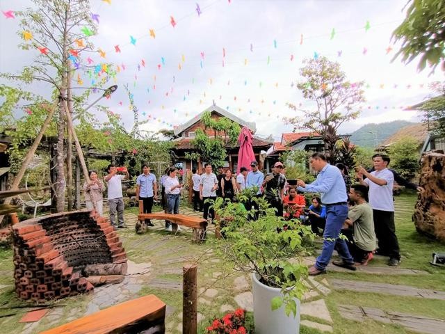 Đồng bào dân tộc thiểu số hứng thú học quảng bá cho du lịch sinh thái Đồng bào dân tộc thiểu số hứng thú học quảng bá cho du lịch sinh thái