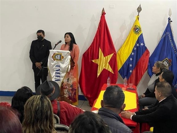 Lễ tri ân du kích quân Venezuela tham gia Chiến dịch “Nguyễn Văn Trỗi” Lễ tri ân du kích quân Venezuela tham gia Chiến dịch “Nguyễn Văn Trỗi”