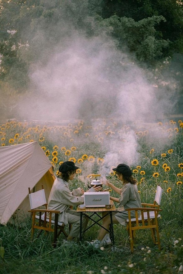 Enjoy coffee among thousands of flowers. Photo: Forest Coffee Shop Enjoy coffee among thousands of flowers. Photo: Forest Coffee Shop