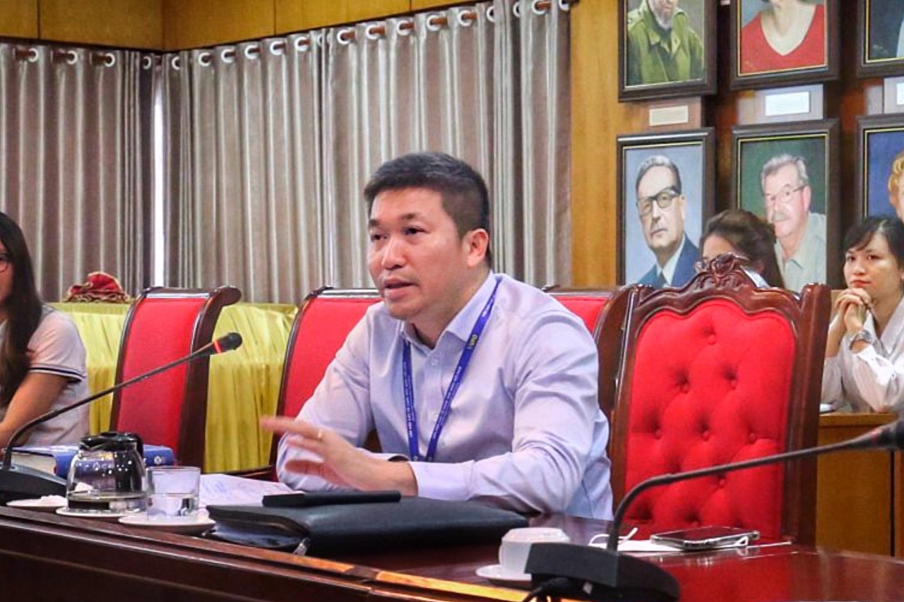 Thanh niên VUFO tích cực trong các hoạt động đọc và tìm hiểu sách Thanh niên VUFO tích cực trong các hoạt động đọc và tìm hiểu sách
