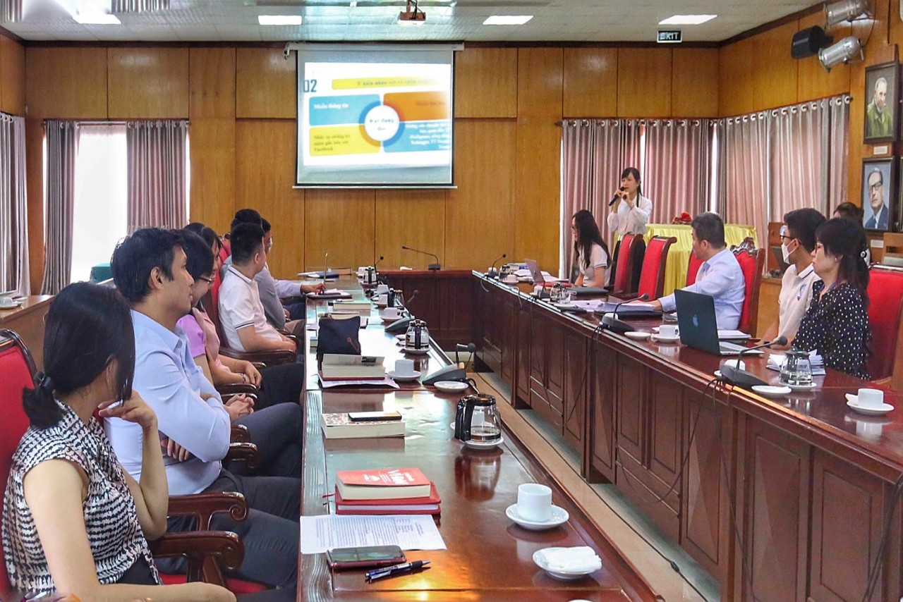 Thanh niên VUFO tích cực trong các hoạt động đọc và tìm hiểu sách Thanh niên VUFO tích cực trong các hoạt động đọc và tìm hiểu sách
