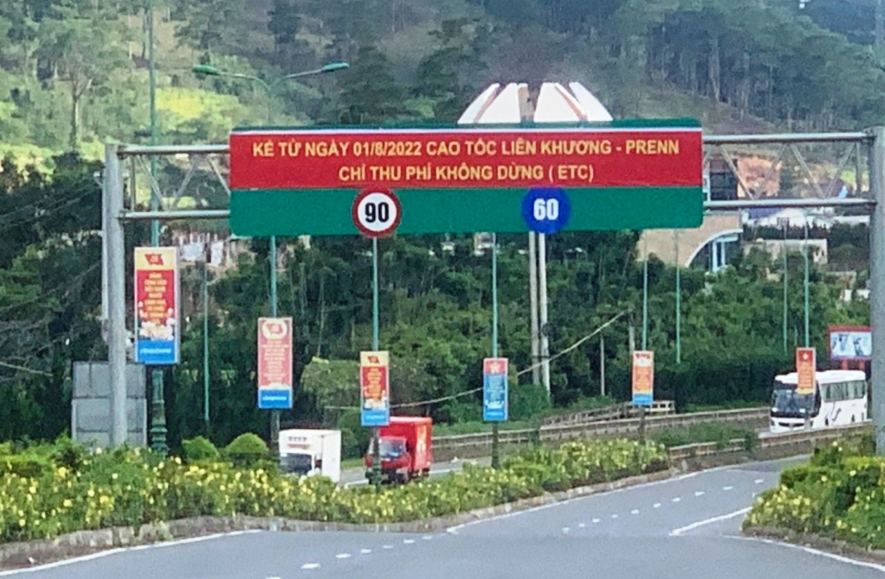 Từ ngày 1/8: Thu phí không dừng tuyến cao tốc Liên Khương - Prenn vào TP. Đà Lạt Từ ngày 1/8: Thu phí không dừng tuyến cao tốc Liên Khương - Prenn vào TP. Đà Lạt