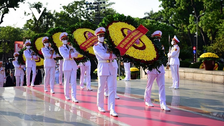 Party, State Leaders Commemorate Heroes, Martyrs Party, State Leaders Commemorate Heroes, Martyrs
