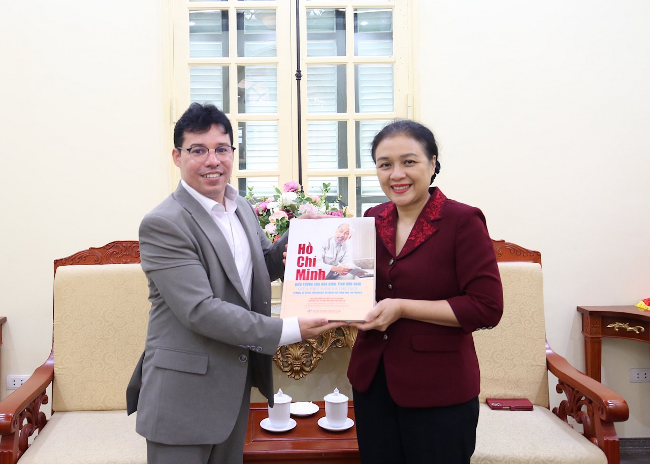 Phó Chủ tịch Hội hữu nghị Cuba - Việt Nam: Truyền tải lịch sử hữu nghị thông qua môn học lịch sử Phó Chủ tịch Hội hữu nghị Cuba - Việt Nam: Truyền tải lịch sử hữu nghị thông qua môn học lịch sử