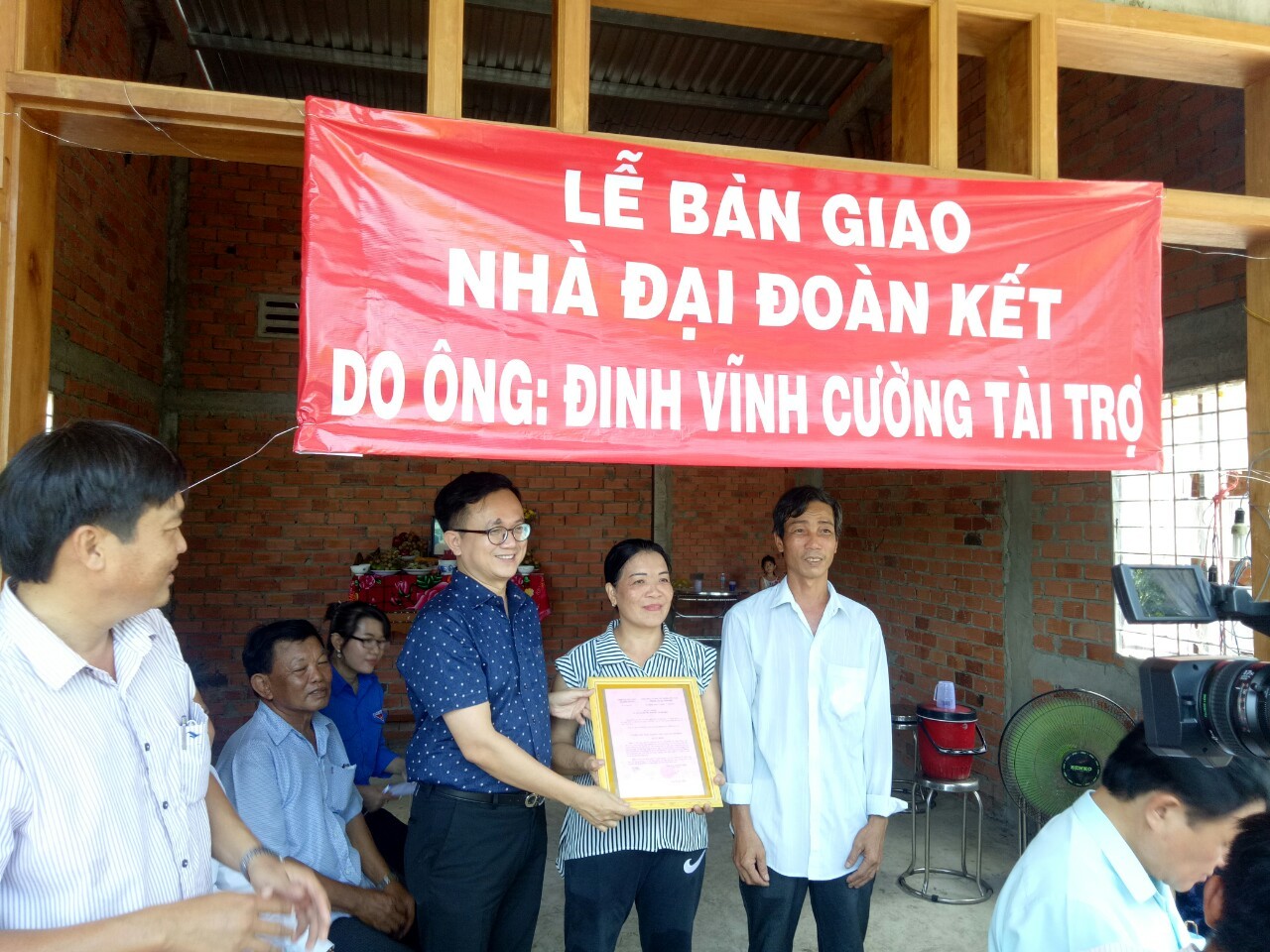 Kiều bào tặng 3 căn nhà đại đoàn kết cho hộ có hoàn cảnh khó khăn tại Tiền Giang Kiều bào tặng 3 căn nhà đại đoàn kết cho hộ có hoàn cảnh khó khăn tại Tiền Giang