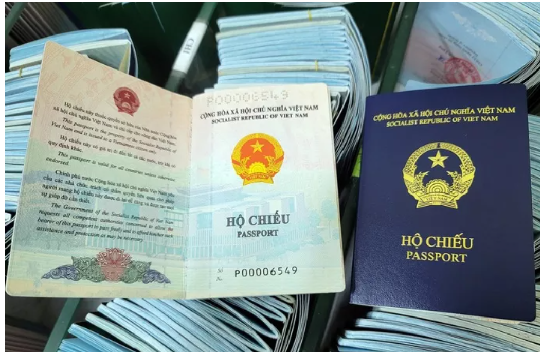 Đức ngừng cấp thị thực hộ chiếu phổ thông Việt Nam mẫu mới xanh tím than Đức ngừng cấp thị thực hộ chiếu phổ thông Việt Nam mẫu mới xanh tím than