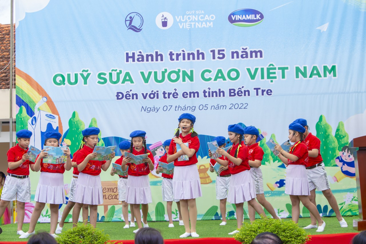 Những khoảnh khắc đẹp trên hành trình của Quỹ sữa Vươn cao Việt Nam năm thứ 15 Những khoảnh khắc đẹp trên hành trình của Quỹ sữa Vươn cao Việt Nam năm thứ 15