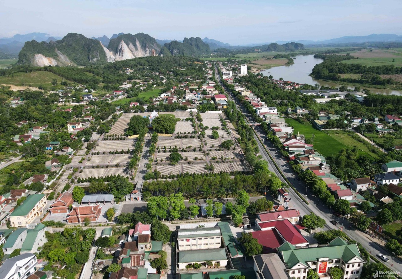 Nghĩa trang liệt sĩ quốc tế Việt - Lào (Anh Sơn, Nghệ An): Nghĩa trang duy nhất mang tên hai quốc gia, hai dân tộc Nghĩa trang liệt sĩ quốc tế Việt - Lào (Anh Sơn, Nghệ An): Nghĩa trang duy nhất mang tên hai quốc gia, hai dân tộc