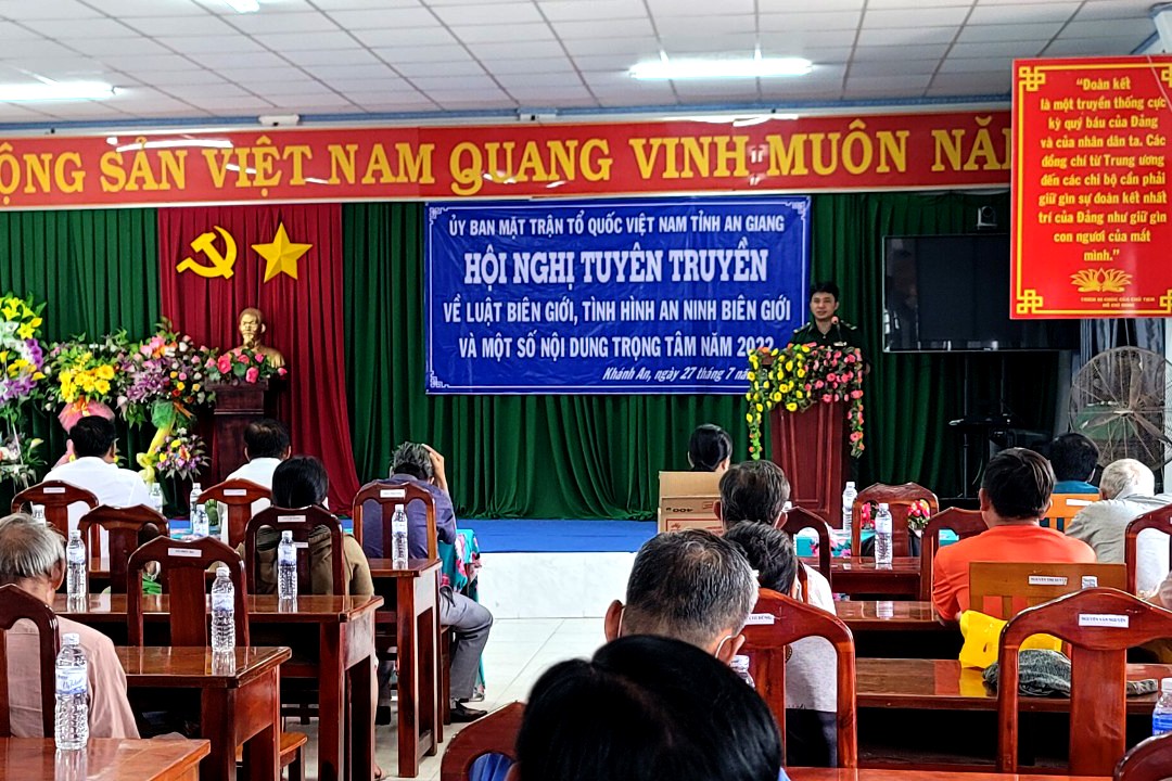 Tuyên truyền pháp luật về biên giới quốc gia cho cán bộ, nhân dân vùng biên giới An Giang Tuyên truyền pháp luật về biên giới quốc gia cho cán bộ, nhân dân vùng biên giới An Giang