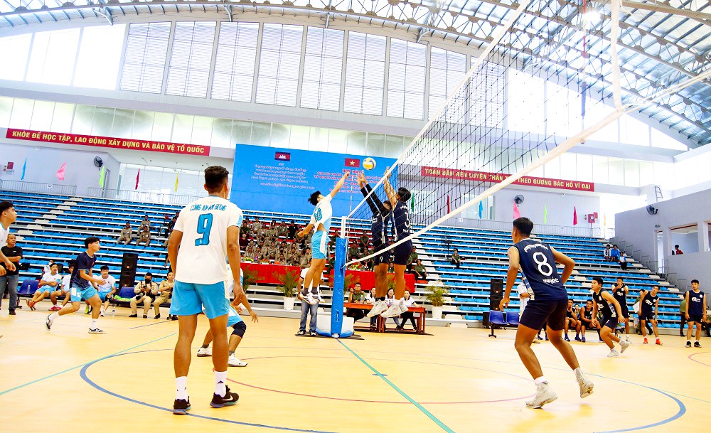 Công an ba tỉnh giáp biên Việt Nam - Campuchia họp mặt, giao lưu ấm tình hữu nghị Công an ba tỉnh giáp biên Việt Nam - Campuchia họp mặt, giao lưu ấm tình hữu nghị