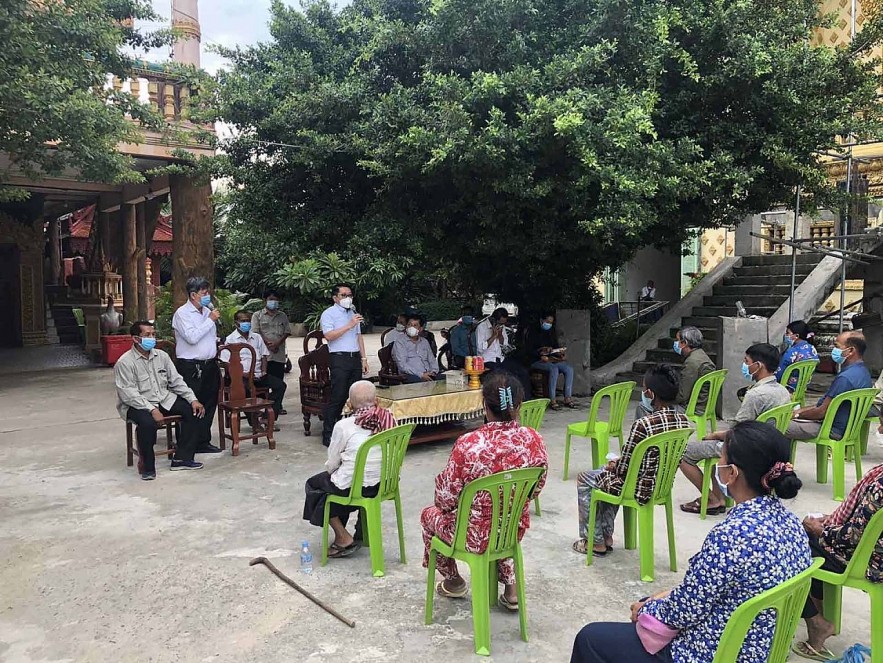 Deputy Foreign Minister Visits Vietnamese Community in Cambodia Deputy Foreign Minister Visits Vietnamese Community in Cambodia