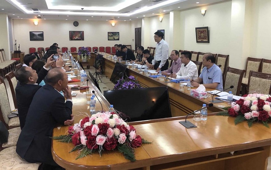 Deputy Foreign Minister Visits Vietnamese Community in Cambodia Deputy Foreign Minister Visits Vietnamese Community in Cambodia