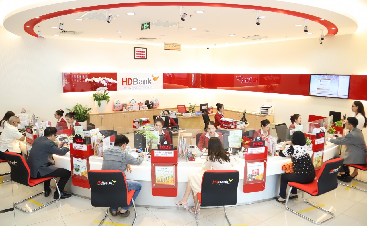 Lợi nhuận HDBank 6 tháng đầu năm vượt 5.300 tỷ đồng, hoàn thành 54% kế hoạch năm, nợ xấu riêng lẻ chỉ 0,93%. Lợi nhuận HDBank 6 tháng đầu năm vượt 5.300 tỷ đồng, hoàn thành 54% kế hoạch năm, nợ xấu riêng lẻ chỉ 0,93%.