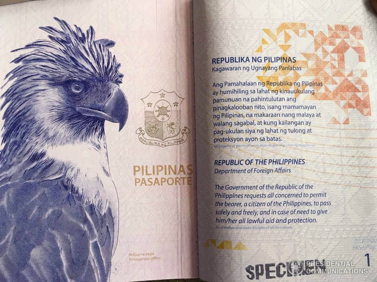 Quốc ca của Philippines được in trong hộ chiếu Quốc ca của Philippines được in trong hộ chiếu