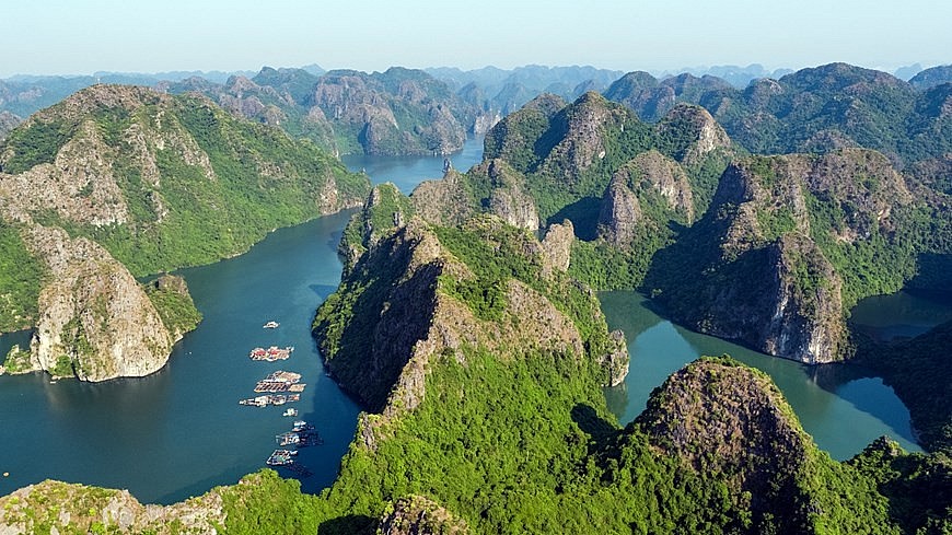 US Magazine Names Lan Ha Bay Among Most Beautiful Places in Southeast Asia US Magazine Names Lan Ha Bay Among Most Beautiful Places in Southeast Asia