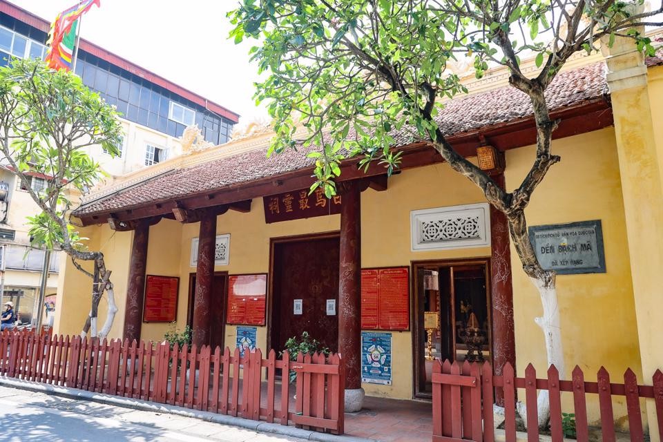 Ghé thăm trấn Đông thành Thăng Long - Đền Bạch Mã Ghé thăm trấn Đông thành Thăng Long - Đền Bạch Mã