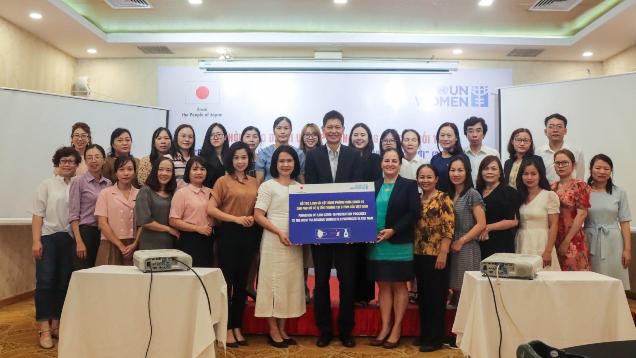 Đại sứ quán Nhật Bản và UN Women Việt Nam hỗ trợ hơn 5.000 phụ nữ và trẻ em gái Đại sứ quán Nhật Bản và UN Women Việt Nam hỗ trợ hơn 5.000 phụ nữ và trẻ em gái