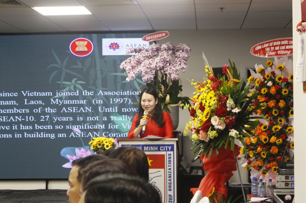 TPHCM: Tổ chức gặp mặt kỷ niệm 27 năm Ngày Việt Nam gia nhập ASEAN | Xã hội | Vietnam+ (VietnamPlus) TPHCM: Tổ chức gặp mặt kỷ niệm 27 năm Ngày Việt Nam gia nhập ASEAN | Xã hội | Vietnam+ (VietnamPlus)