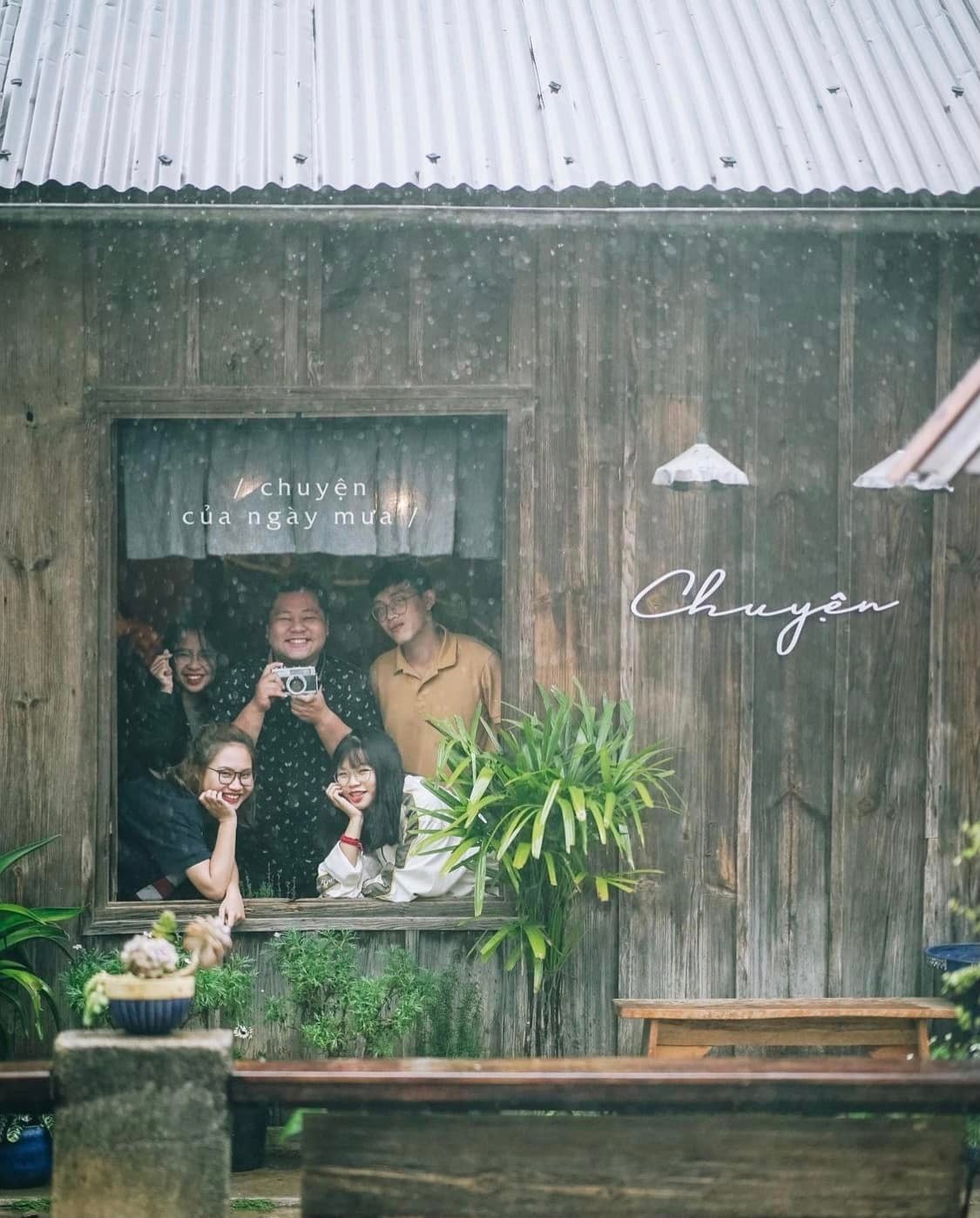 ngam tron ven con mua Da Lat ơ cafe ngam tron ven con mua Da Lat ơ cafe