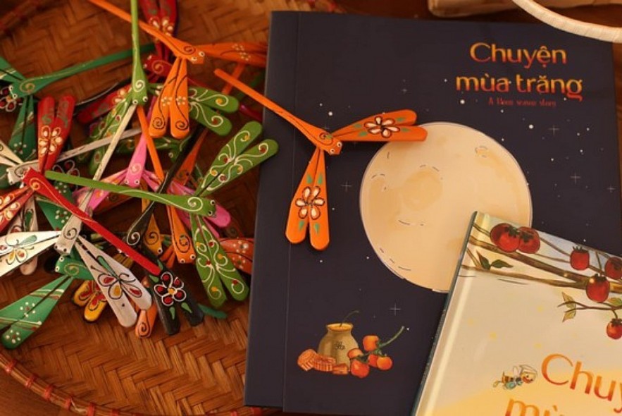 Mid-Autumn Festival Bilingual Books Released For Children Mid Autumn Festival Bilingual Books Released For Children