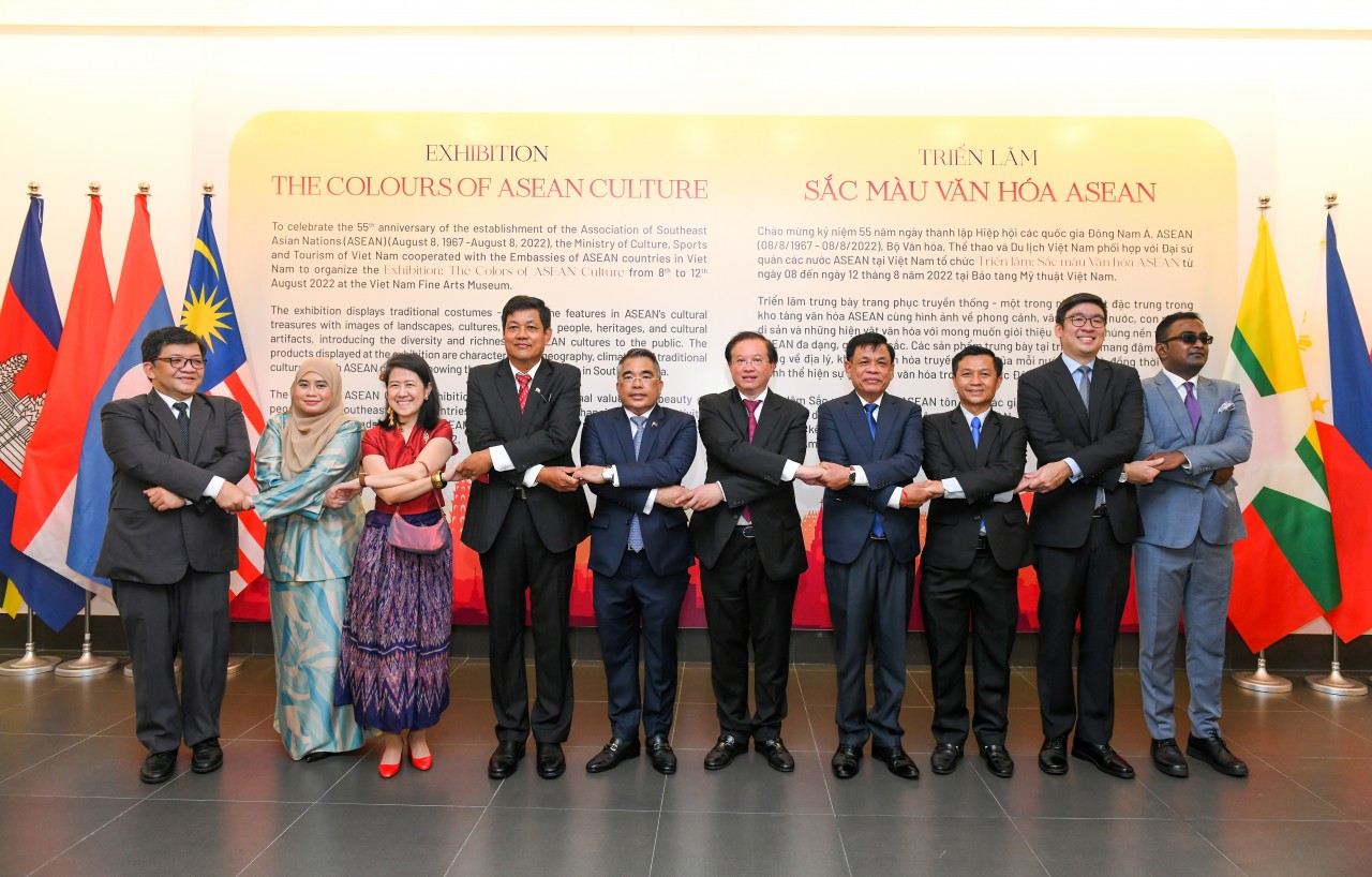 Khai mạc Triển lãm Sắc màu Văn hóa ASEAN Khai mạc Triển lãm Sắc màu Văn hóa ASEAN
