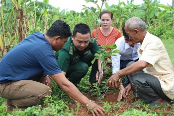Nghĩa tình Việt – Lào trên biên giới