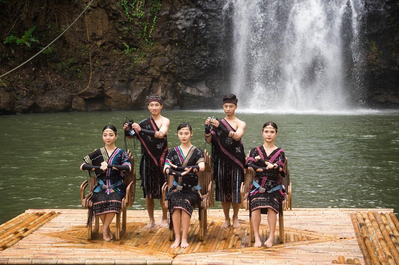 Vietnam Airlines's Flight Safety Video to Promote Cultural Values Vietnam Airlines’s Flight Safety Video to Promote Cultural Values