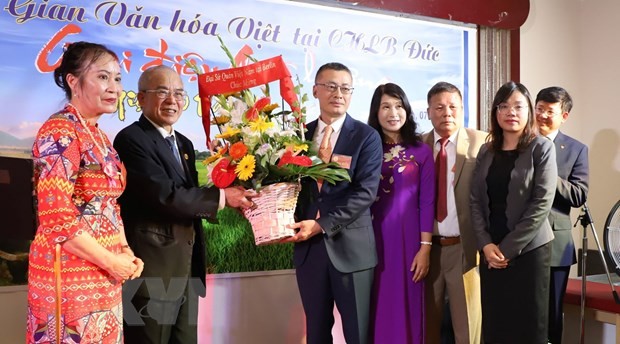 Kỷ niệm 10 năm ngày thành lập Không gian văn hóa Việt tại Đức Kỷ niệm 10 năm ngày thành lập Không gian văn hóa Việt tại Đức