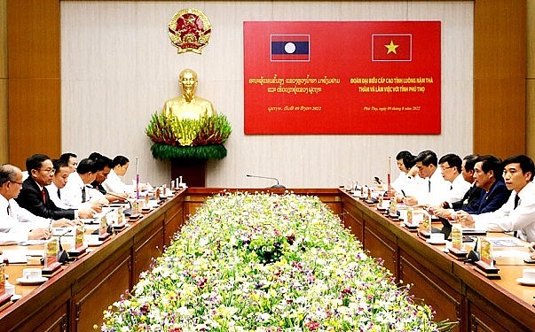 Chính phủ Lào tặng Huy chương Phát triển cho tỉnh Phú Thọ Chính phủ Lào tặng Huy chương Phát triển cho tỉnh Phú Thọ