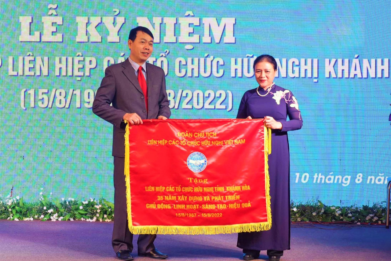Kỷ niệm 35 năm thành lập Liên hiệp các tổ chức hữu nghị tỉnh Khánh Hòa Kỷ niệm 35 năm thành lập Liên hiệp các tổ chức hữu nghị tỉnh Khánh Hòa