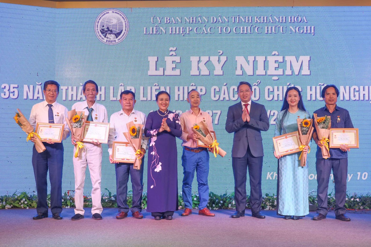 Kỷ niệm 35 năm thành lập Liên hiệp các tổ chức hữu nghị tỉnh Khánh Hòa Kỷ niệm 35 năm thành lập Liên hiệp các tổ chức hữu nghị tỉnh Khánh Hòa