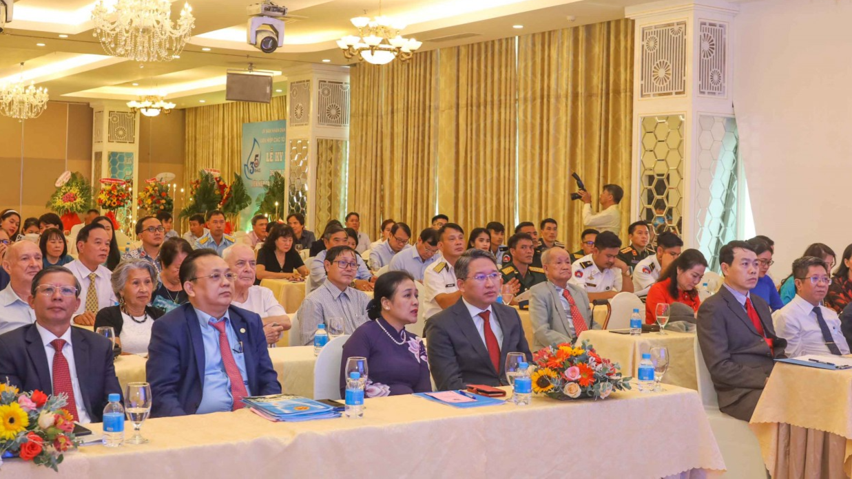 Kỷ niệm 35 năm thành lập Liên hiệp các tổ chức hữu nghị tỉnh Khánh Hòa Kỷ niệm 35 năm thành lập Liên hiệp các tổ chức hữu nghị tỉnh Khánh Hòa