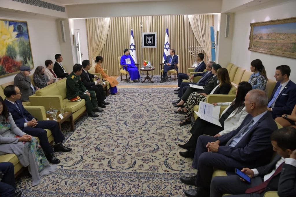 Tăng cường giao lưu nhân dân giữa Việt Nam – Israel thông qua các đoàn du lịch và doanh nghiệp Tăng cường giao lưu nhân dân giữa Việt Nam – Israel thông qua các đoàn du lịch và doanh nghiệp