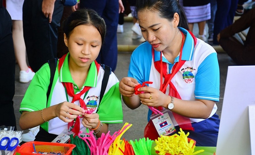 Festival Held For Vietnam, Laos and Cambodia Children Festival Held For Vietnam, Laos and Cambodia Children