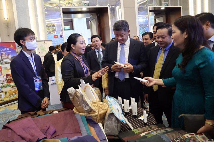 Đẩy mạnh hợp tác phát triển du lịch giữa hai thủ đô Hà Nội – Vientiane Đẩy mạnh hợp tác phát triển du lịch giữa hai thủ đô Hà Nội – Vientiane