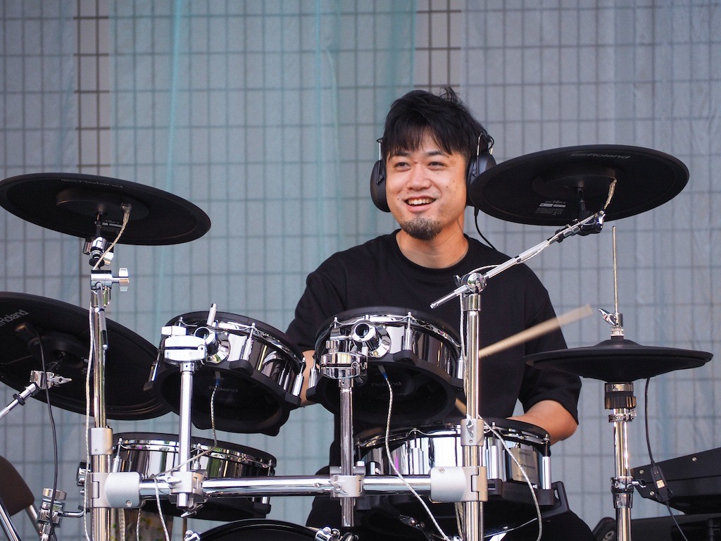 Vietnamese Rock Band Soaring in Japanese Music Scene Vietnamese Rock Band Soaring in Japanese Music Scene