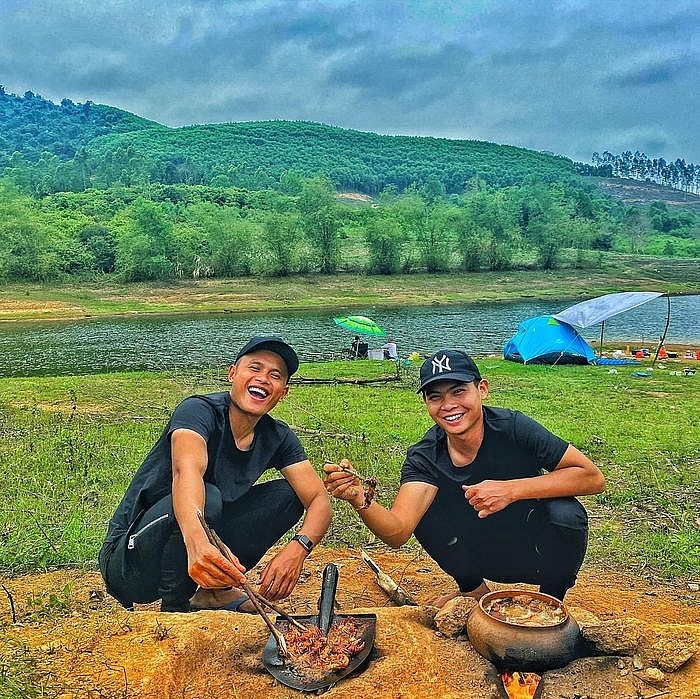 GenZ TikToker Completes 893-Day Walking Journey From Ca Mau to Ha Giang TikToker Completes 893-Day Walking Journey From Ca Mau to Ha Giang
