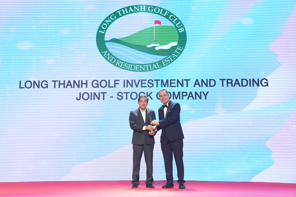 Ông Nguyễn Hữu Thanh - Phó Tổng Giám đốc Công ty Cổ phần Đầu tư và Kinh doanh Golf Long Thành, nhận cúp “Nơi làm việc tốt nhất châu Á” năm 2022. Ông Nguyễn Hữu Thanh - Phó Tổng Giám đốc Công ty Cổ phần Đầu tư và Kinh doanh Golf Long Thành, nhận cúp “Nơi làm việc tốt nhất châu Á” năm 2022.
