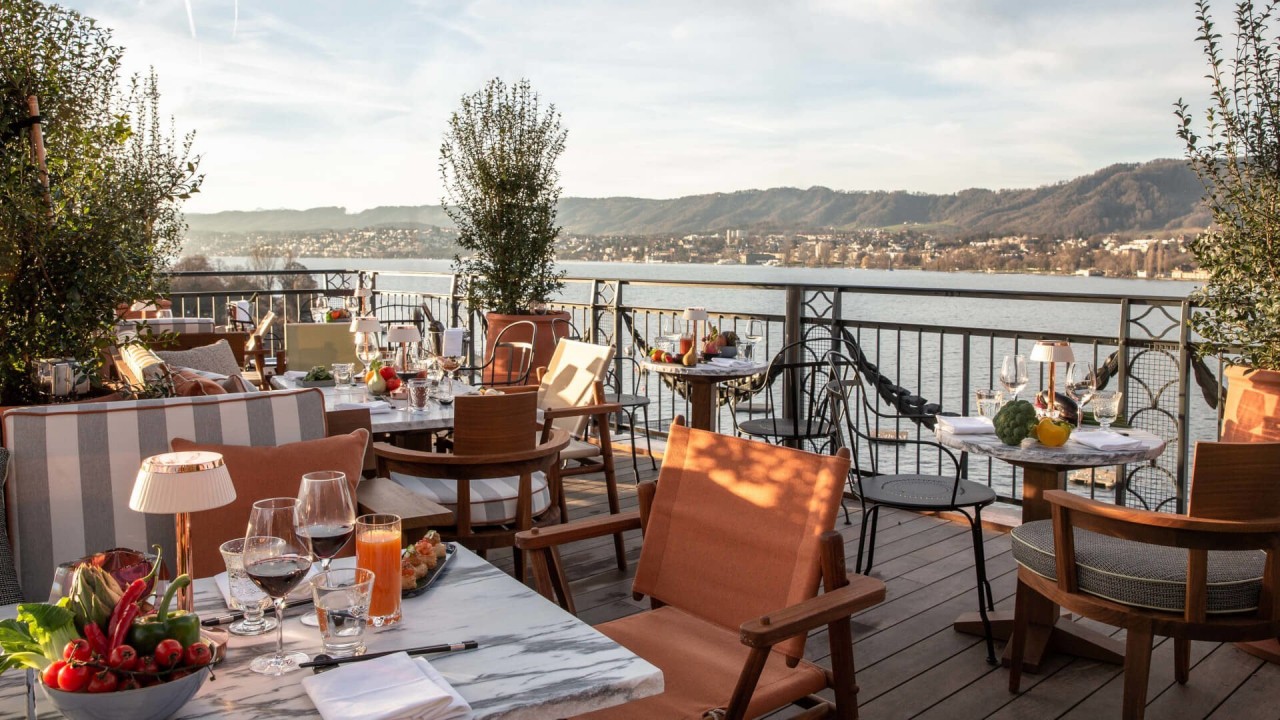 Thiết kế đơn giản nhưng đầy sang trọng của Starck tại khách sạn La Reserve Eden au Lac. Thiết kế đơn giản nhưng đầy sang trọng của Starck tại khách sạn La Reserve Eden au Lac.
