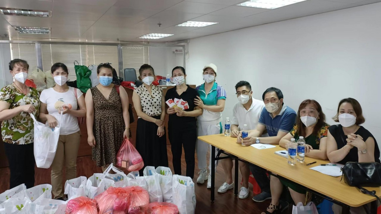 Trao 511 suất quà cho người Việt gặp khó khăn tại Macau (Trung Quốc) Trao 511 suất quà cho người Việt gặp khó khăn tại Macau (Trung Quốc)