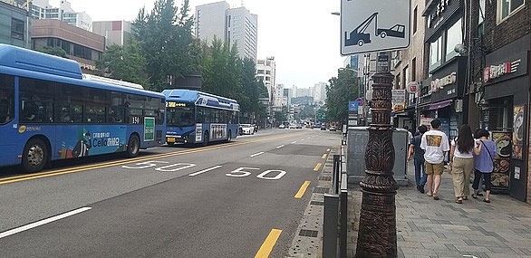 The streets of Seoul on August 10 were clean and clear again after the record rain that the media called Overseas Vietnamese Struggle to Stay Afloat During Historic Rain in Seoul