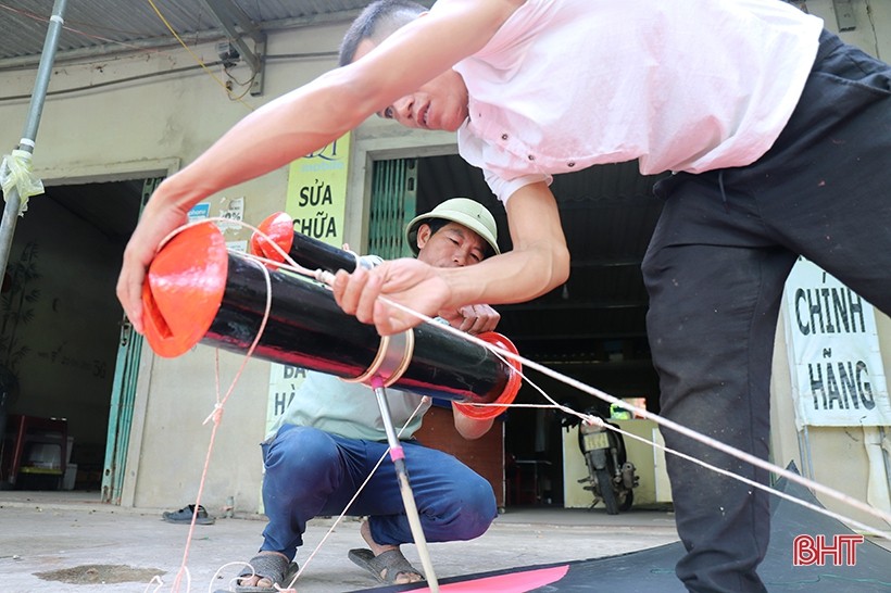 Độc đáo nghề làm diều sáo ở quê mẹ Đại danh y Lê Hữu Trác Độc đáo nghề làm diều sáo ở quê mẹ Đại danh y Lê Hữu Trác