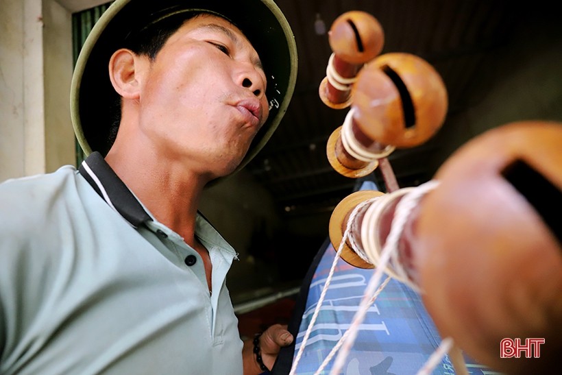 Độc đáo nghề làm diều sáo ở quê mẹ Đại danh y Lê Hữu Trác Độc đáo nghề làm diều sáo ở quê mẹ Đại danh y Lê Hữu Trác